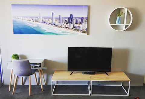 Circle Luxury Holidays - Accommodation Burleigh 27