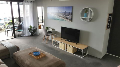 Circle Luxury Holidays - Accommodation Burleigh 15