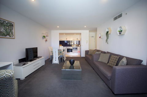 Circle Luxury Holidays - Accommodation Burleigh 2