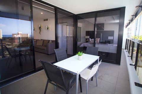 Circle Luxury Holidays - Accommodation Burleigh 3