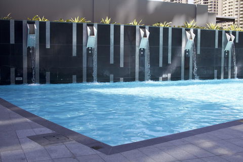 Circle Luxury Holidays - Accommodation Burleigh 18