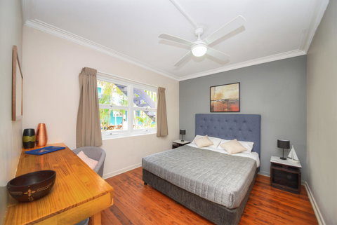 Backpackers In Paradise 18-35 Hostel - Accommodation Burleigh 1