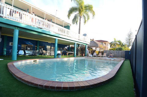 Backpackers In Paradise 18-35 Hostel - Accommodation Burleigh 22