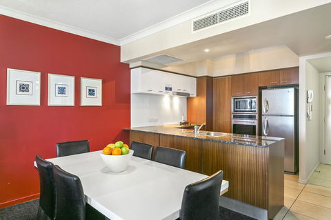 Mantra Towers Of Chevron - Accommodation Burleigh 19