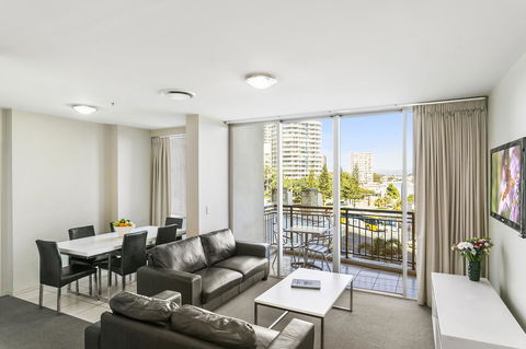 Mantra Towers Of Chevron - Accommodation Burleigh 24