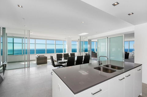 Q1 Resort & Spa - Official - Accommodation Burleigh 29