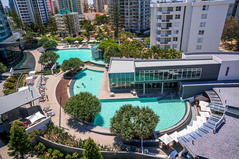 Q1 Resort & Spa - Official - Accommodation Burleigh 2