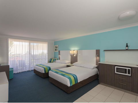 Sea World Resort - Accommodation Burleigh 2