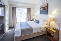 Book Emerald Accommodation Vacations Accommodation Burleigh Accommodation Burleigh