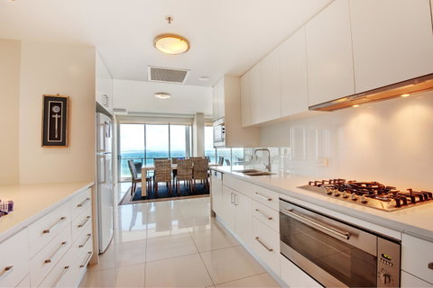 Reflections Tower Two - Accommodation Burleigh 19