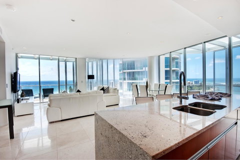 Reflections Tower Two - Accommodation Burleigh 29