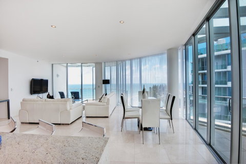 Reflections Tower Two - Accommodation Burleigh 28
