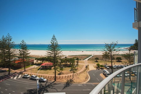 Reflections Tower Two - Accommodation Burleigh 6