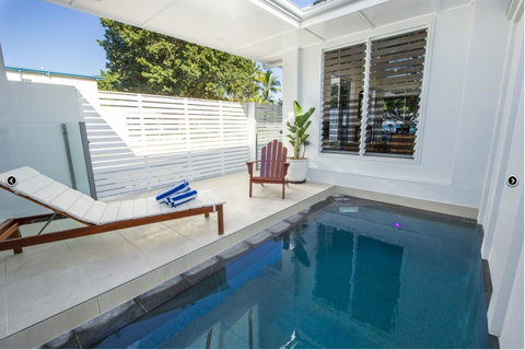Reflections Amber Villa 3 - Accommodation Burleigh 5