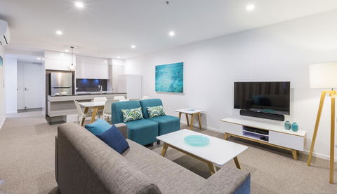 Boardwalk Burleigh Beach - Official - Accommodation Burleigh 17