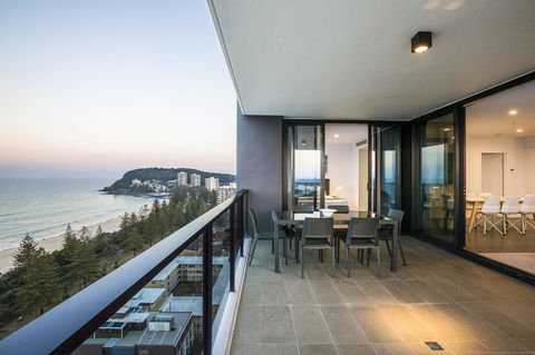 Boardwalk Burleigh Beach - Official - Accommodation Burleigh 9