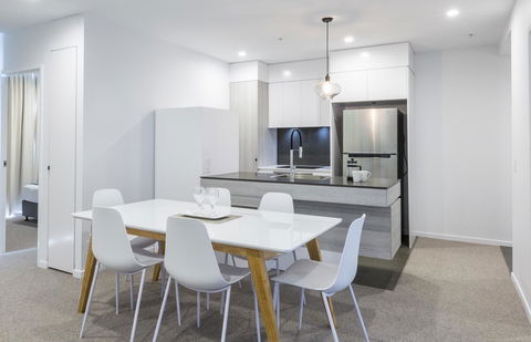Boardwalk Burleigh Beach - Official - Accommodation Burleigh 26