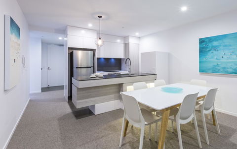 Boardwalk Burleigh Beach - Official - Accommodation Burleigh 29