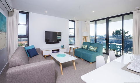 Boardwalk Burleigh Beach - Official - Accommodation Burleigh 36