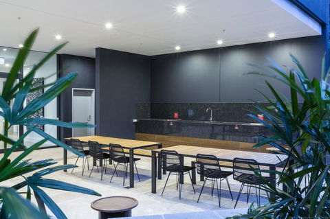 Boardwalk Burleigh Beach - Official - Accommodation Burleigh 16
