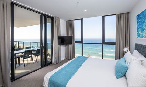 Boardwalk Burleigh Beach - Official - Accommodation Burleigh 4