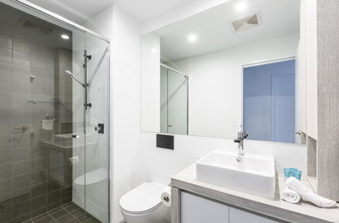 Boardwalk Burleigh Beach - Official - Accommodation Burleigh 33