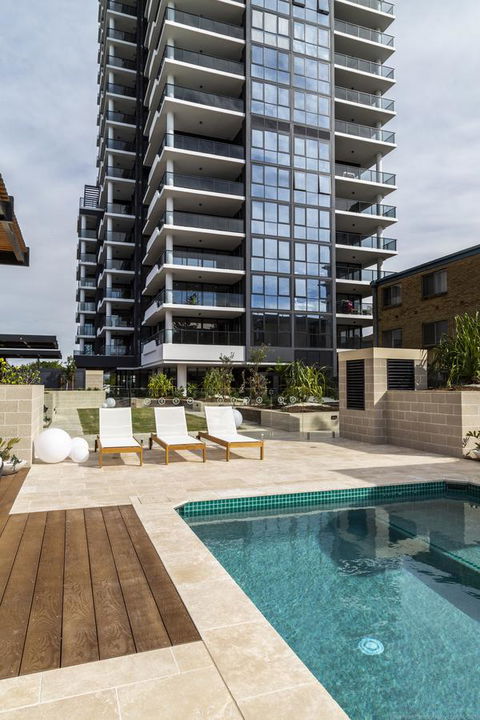 Boardwalk Burleigh Beach - Official - Accommodation Burleigh 5