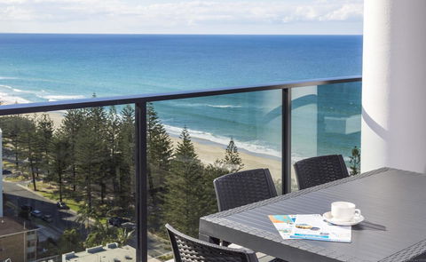 Boardwalk Burleigh Beach - Official - Accommodation Burleigh 20