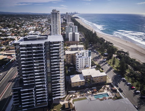 Boardwalk Burleigh Beach - Official - Accommodation Burleigh 41