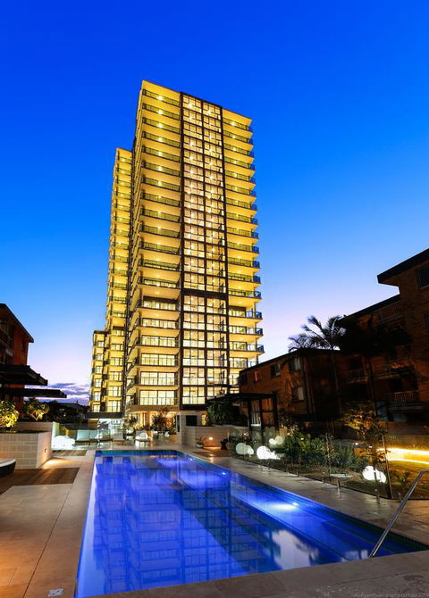 Boardwalk Burleigh Beach - Official - Accommodation Burleigh 7