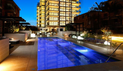Boardwalk Burleigh Beach - Official - Accommodation Burleigh 19