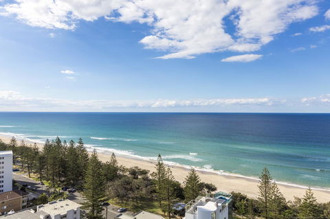 Boardwalk Burleigh Beach - Official - Accommodation Burleigh 14