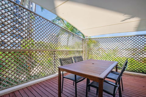 Tiki Hotel Apartments Surfers Paradise - Accommodation Burleigh 10