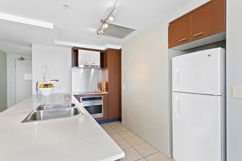 Beach Stay - Ocean & Riverview Resort Chevron Renaissance Central Surfers Paradise - Accommodation Burleigh 5