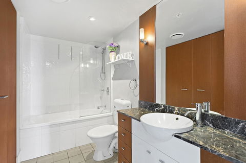 Beach Stay - Ocean & Riverview Resort Chevron Renaissance Central Surfers Paradise - Accommodation Burleigh 6