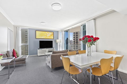 Beach Stay - Ocean & Riverview Resort Chevron Renaissance Central Surfers Paradise - Accommodation Burleigh 10
