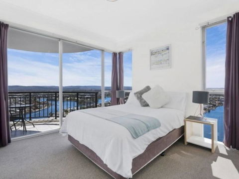 Beach Stay - Ocean & Riverview Resort Chevron Renaissance Central Surfers Paradise - Accommodation Burleigh 1