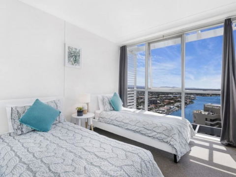 Beach Stay - Ocean & Riverview Resort Chevron Renaissance Central Surfers Paradise - Accommodation Burleigh 2