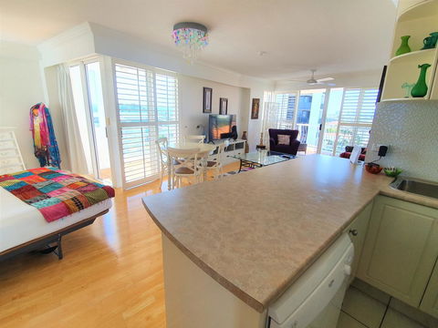 Broadbeach Holiday Apartments - Accommodation Burleigh 9