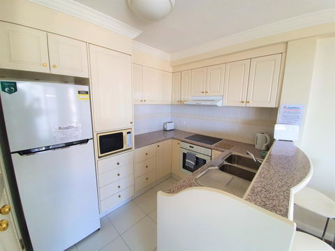 Broadbeach Holiday Apartments - Accommodation Burleigh 16