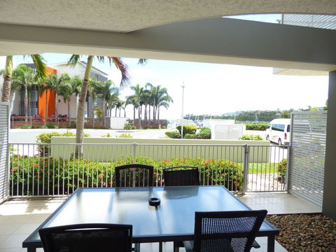 Marina View Apartment - Accommodation Burleigh 4