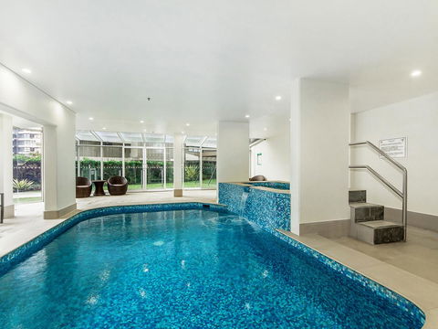 Sunbird Beach Resort Main Beach - Accommodation Burleigh 42