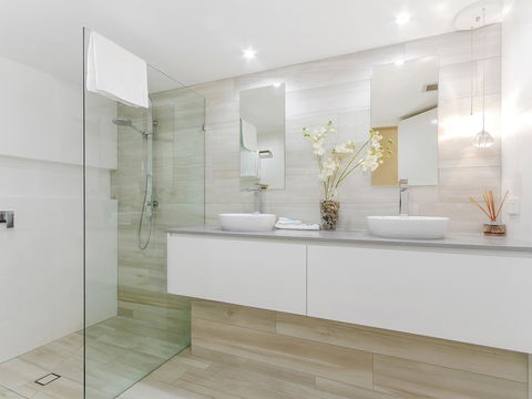 Sunbird Beach Resort Main Beach - Accommodation Burleigh 5