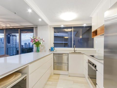 Sunbird Beach Resort Main Beach - Accommodation Burleigh 8