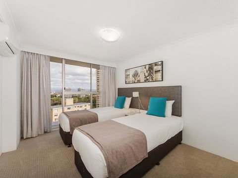 Sunbird Beach Resort Main Beach - Accommodation Burleigh 28
