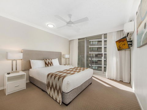 Sunbird Beach Resort Main Beach - Accommodation Burleigh 24