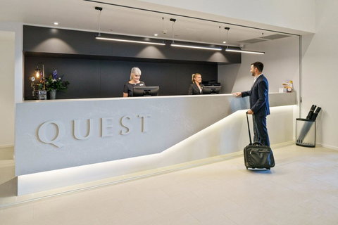 Quest Springfield Central - Accommodation Burleigh 3