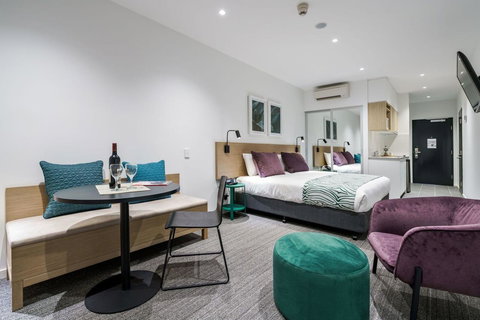 Quest Springfield Central - Accommodation Burleigh 2