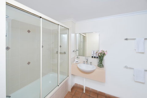 Park Regis Anchorage - Accommodation Burleigh 10