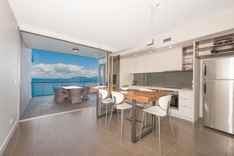 1 Bright Point Apartment 4501 - Accommodation Burleigh 2